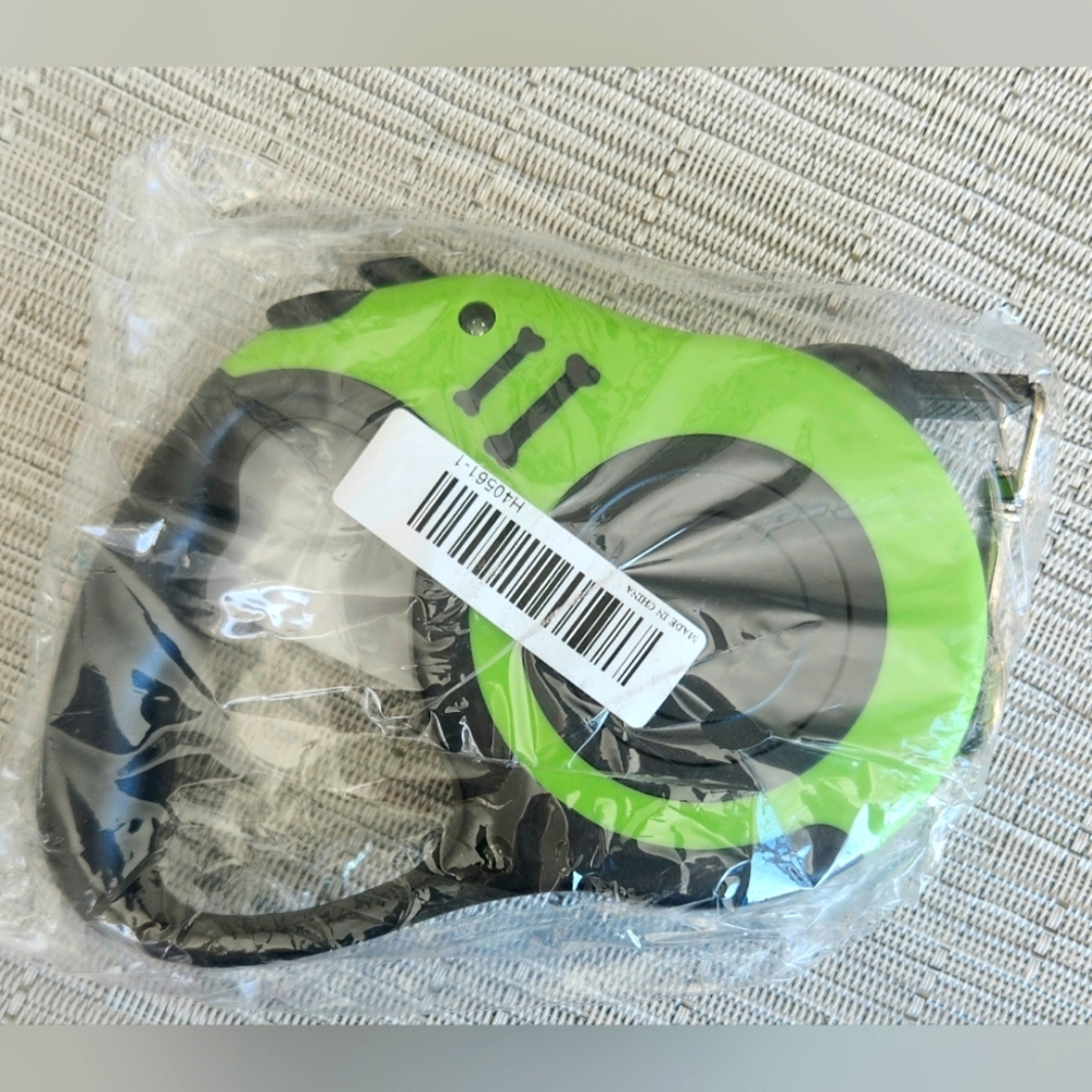 Green and Black Retractable Dog Leash